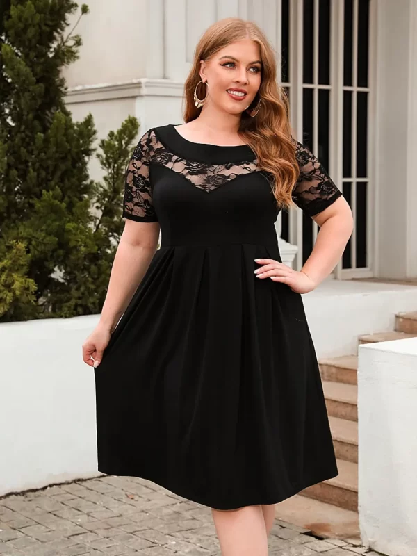 Plus Size Ruched Round Neck Short Sleeve Dress - Image 17