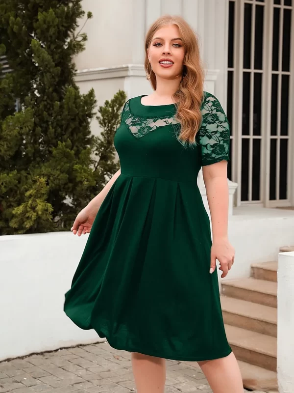 Plus Size Ruched Round Neck Short Sleeve Dress - Image 9