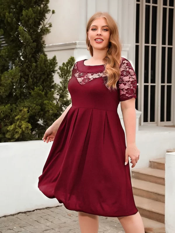 Plus Size Ruched Round Neck Short Sleeve Dress - Image 22