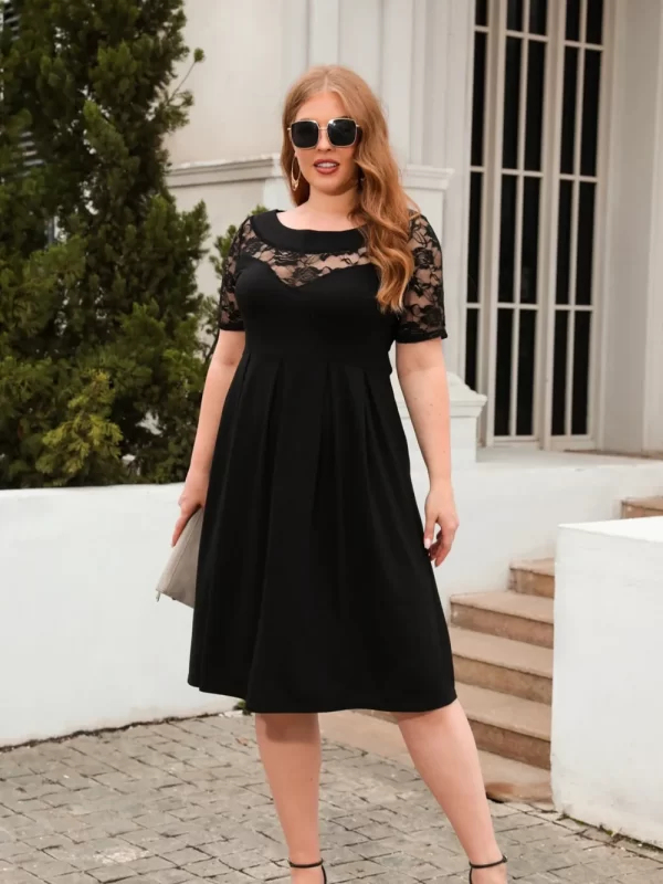 Plus Size Ruched Round Neck Short Sleeve Dress - Image 19