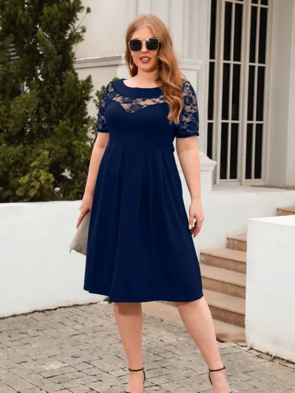 Plus Size Ruched Round Neck Short Sleeve Dress - Image 15