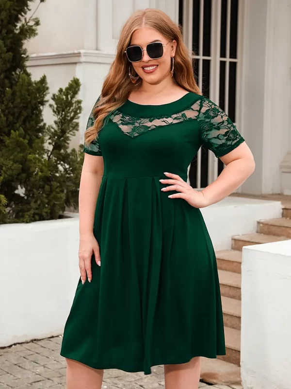 Plus Size Ruched Round Neck Short Sleeve Dress - Image 11