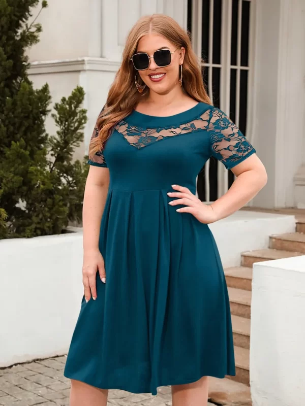 Plus Size Ruched Round Neck Short Sleeve Dress - Image 2