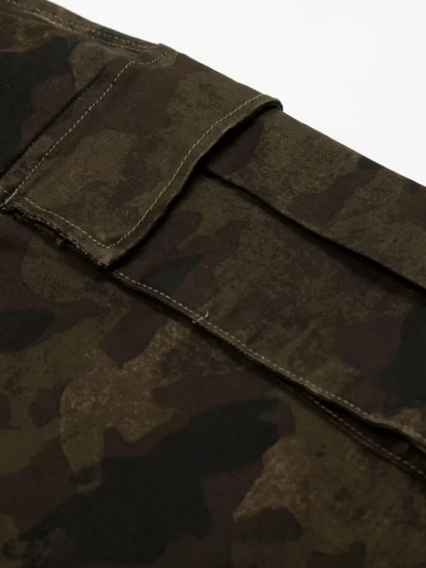 Men's Camouflage Cargo Wide Leg Shorts - Image 3