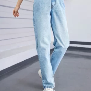 Straight Leg Jeans with Pockets