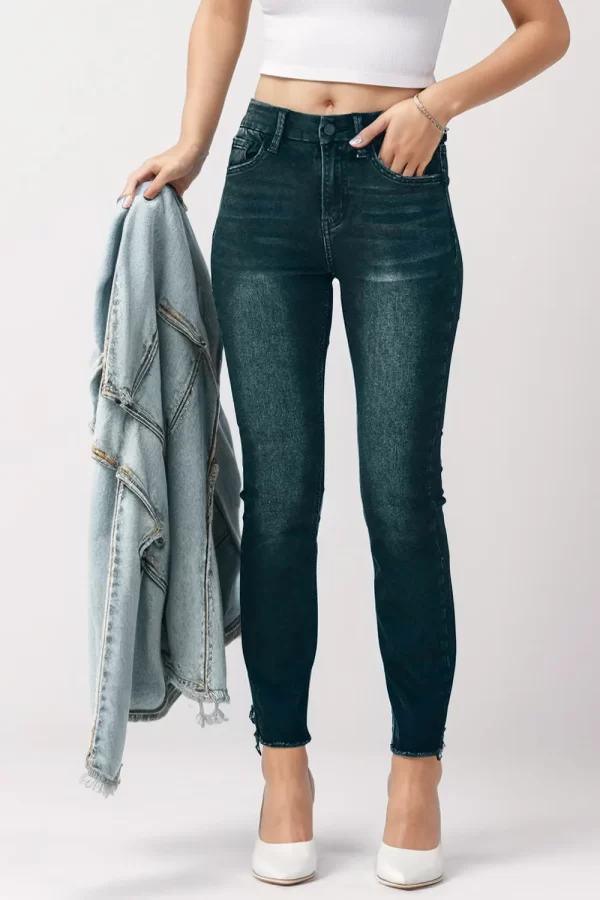 Mid-Rise Waist Skinny Jeans with Pockets - Image 4
