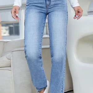 Straight Jeans with Pockets
